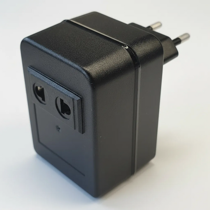 Transformador de voltaje 220v a 110v 30W Macrotel